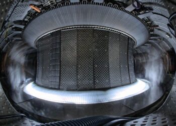 Plasma: Magnet Kuat Tokamak BARAT di Cadarache, Prancis